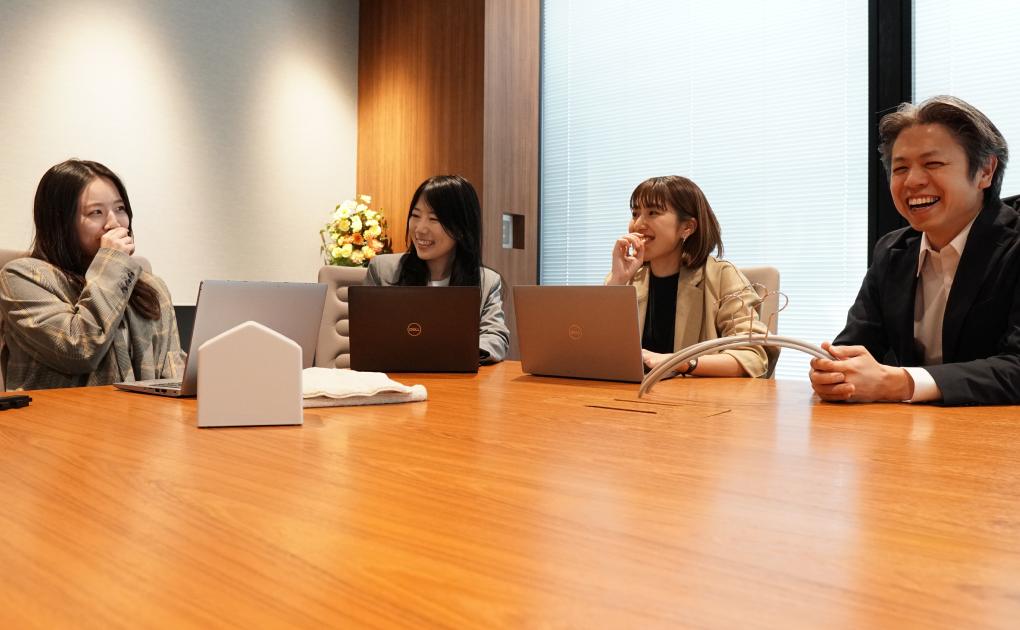 社内チームの担当者