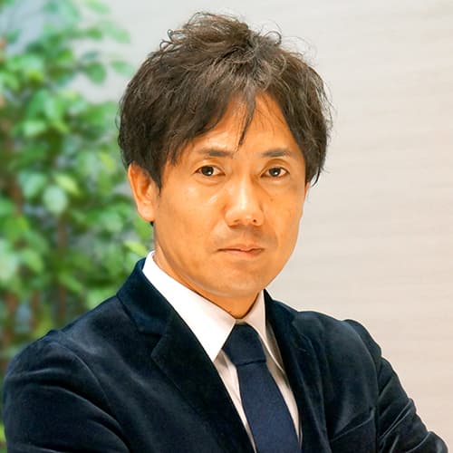 講師