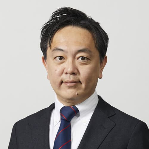 講師