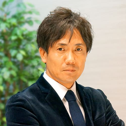 講師
