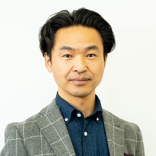 講師