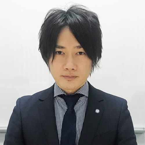 講師