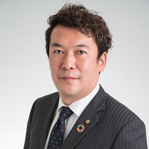 講師